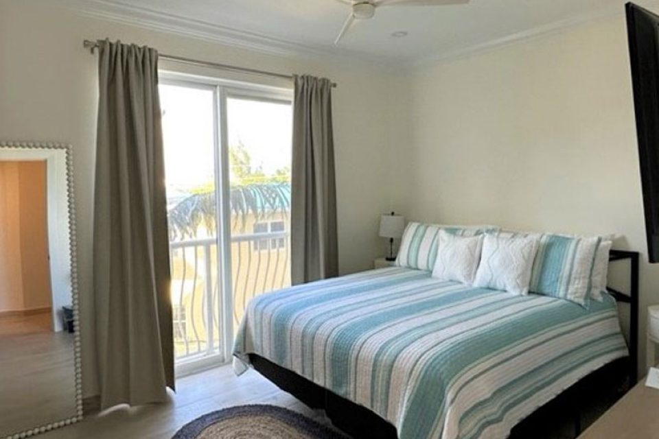 Condo 16
