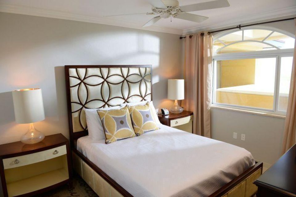 Condo 33