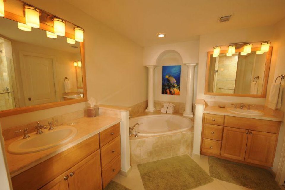 Condo 8