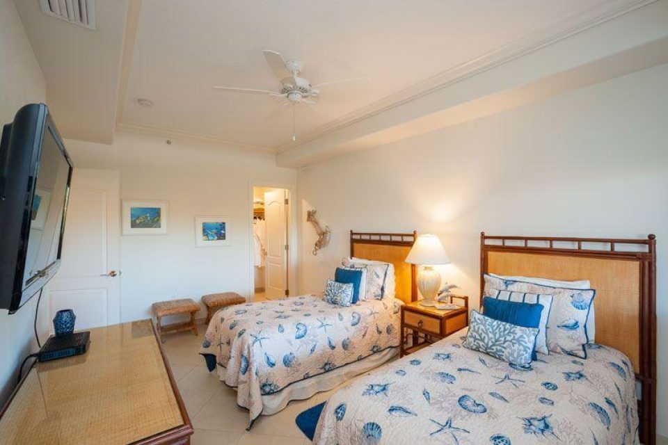 Condo 8